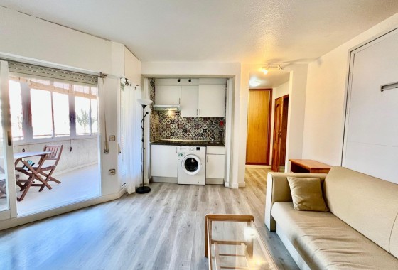 Sprzedaż - Apartament / Mieszkanie -
Torrevieja