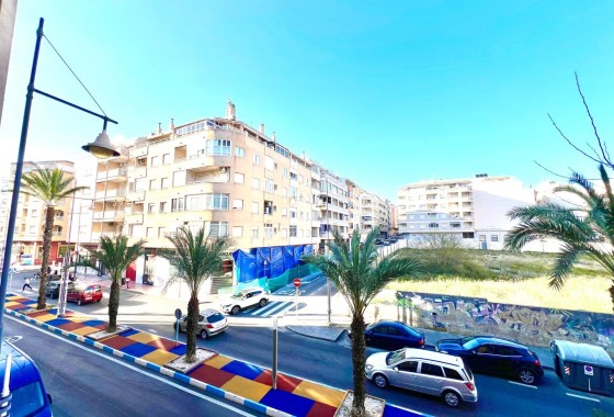 Sprzedaż - Apartament / Mieszkanie -
Torrevieja