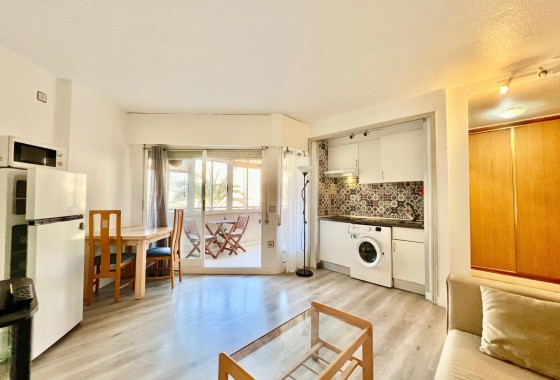Sprzedaż - Apartament / Mieszkanie -
Torrevieja