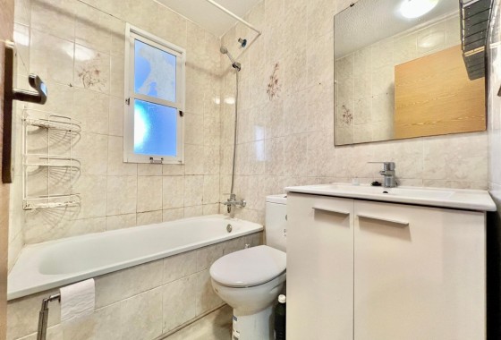 Sprzedaż - Apartament / Mieszkanie -
Torrevieja