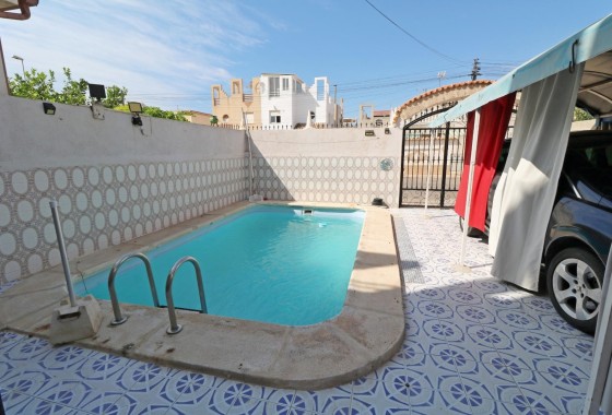 Venta - Villa adosada -
Torrevieja - Torretas