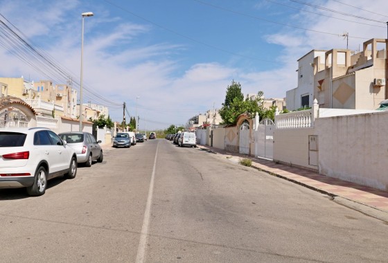 Venta - Villa adosada -
Torrevieja - Torretas