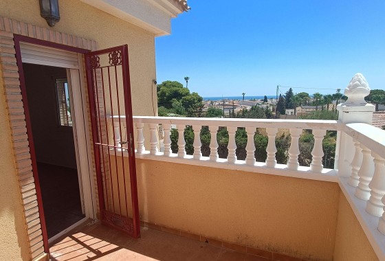 Herverkoop - Vrijstaande Villa -
Orihuela Costa - Castillo de Don Juan