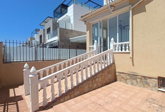 Herverkoop - Vrijstaande Villa -
Orihuela Costa - Castillo de Don Juan