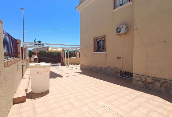 Herverkoop - Vrijstaande Villa -
Orihuela Costa - Castillo de Don Juan