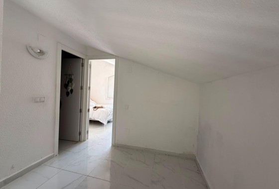 Resale - Apartment / Flat -
Torrevieja - Playa del Cura