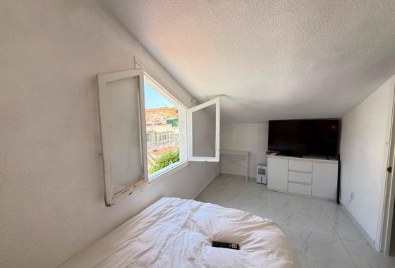 Resale - Apartment / Flat -
Torrevieja - Playa del Cura