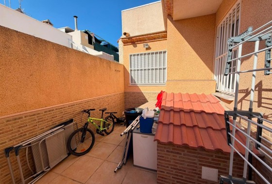 Herverkoop - Halfvrijstaande villa -
Torrevieja