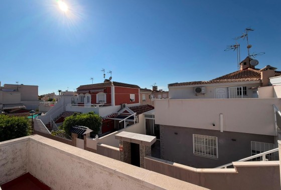Herverkoop - Halfvrijstaande villa -
Torrevieja