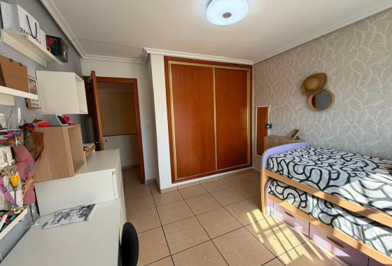 Herverkoop - Halfvrijstaande villa -
Torrevieja
