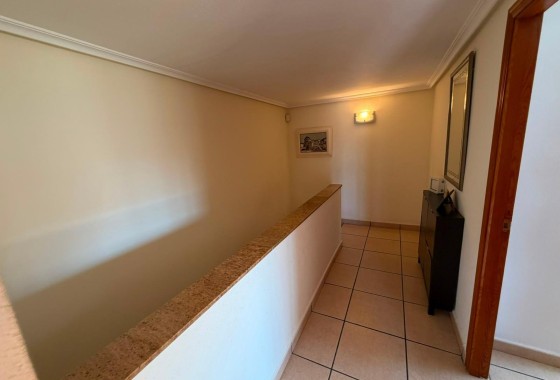 Herverkoop - Halfvrijstaande villa -
Torrevieja