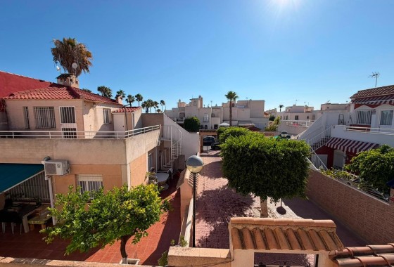 Herverkoop - Halfvrijstaande villa -
Torrevieja