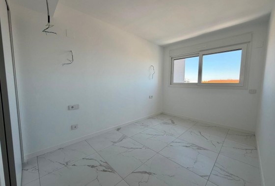 Sprzedaż - Apartament / Mieszkanie -
Torrevieja - Punta Prima