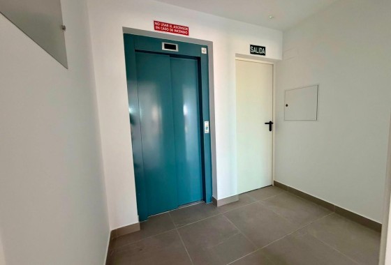 Sprzedaż - Apartament / Mieszkanie -
Torrevieja - Punta Prima