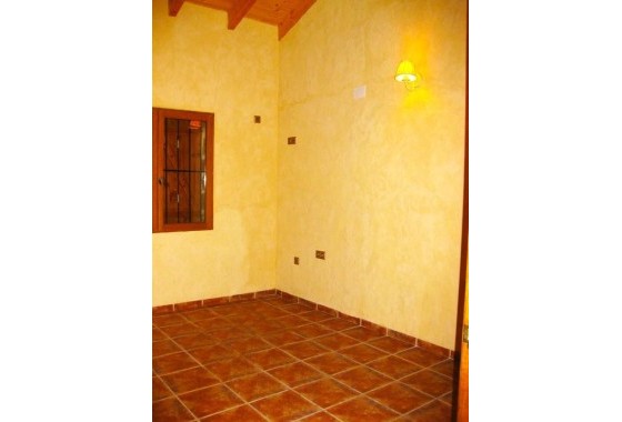 Resale - Detached Villa -
Benferri