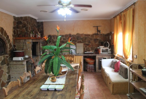 Herverkoop - Finca / Landhuis -
Sax - SAX