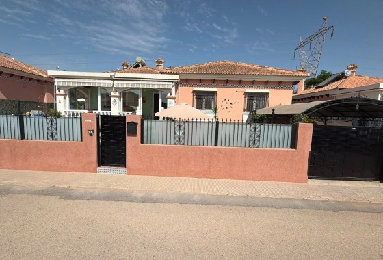 Herverkoop - Vrijstaande villa -
Los Montesinos - La Herrada