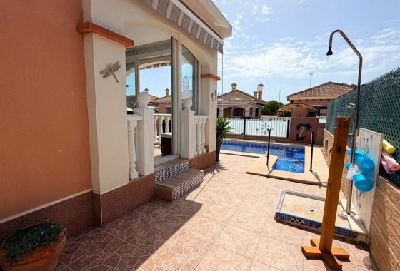 Herverkoop - Vrijstaande villa -
Los Montesinos - La Herrada