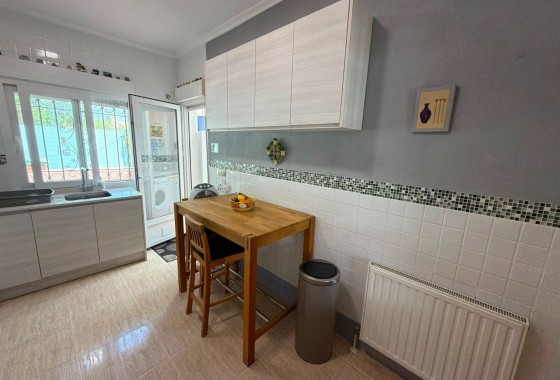 Herverkoop - Vrijstaande villa -
Los Montesinos - La Herrada