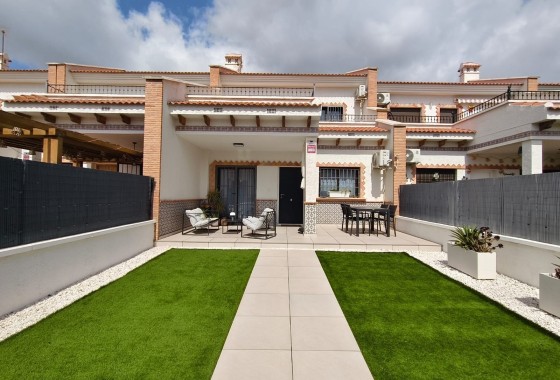 Venta - Adosado -
San Miguel de Salinas