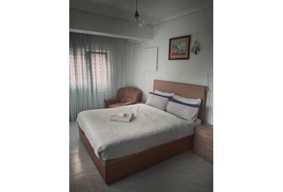 Venta - Apartamento / Piso -
Torrevieja