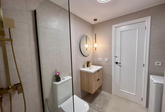 Herverkoop - Appartement / Flat -
Torrevieja