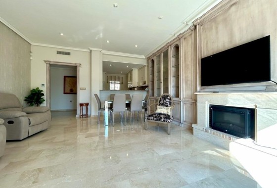 Wiederverkauf - Wohnung / Apartment -
Dehesa de Campoamor - Campoamor