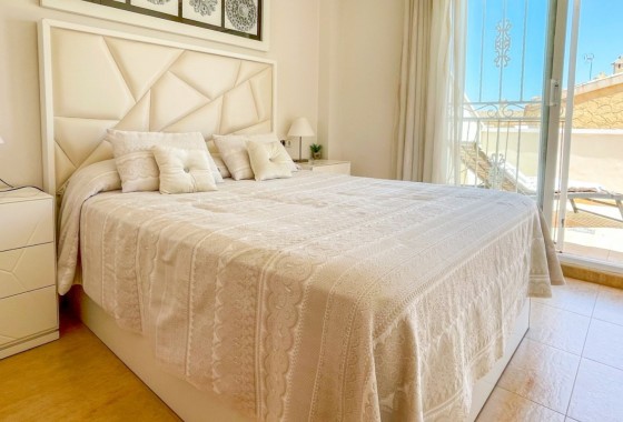 Herverkoop - Rijhuis -
Orihuela Costa - Punta Prima