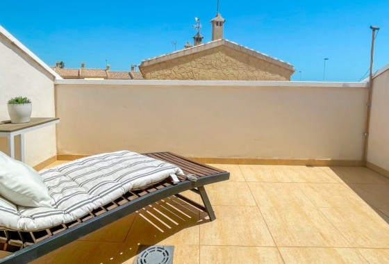 Herverkoop - Rijhuis -
Orihuela Costa - Punta Prima