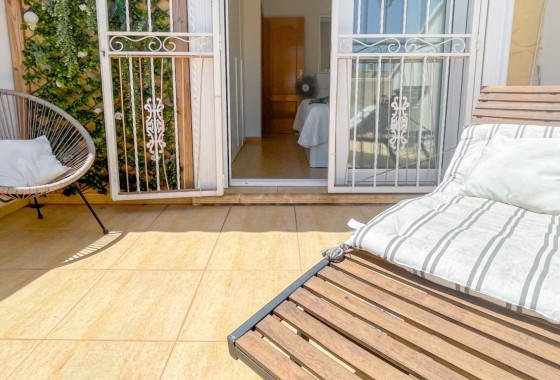 Herverkoop - Rijhuis -
Orihuela Costa - Punta Prima