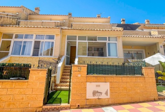 Herverkoop - Rijhuis -
Orihuela Costa - Punta Prima