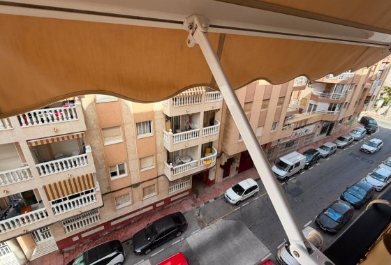Sprzedaż - Apartament / Mieszkanie -
Torrevieja