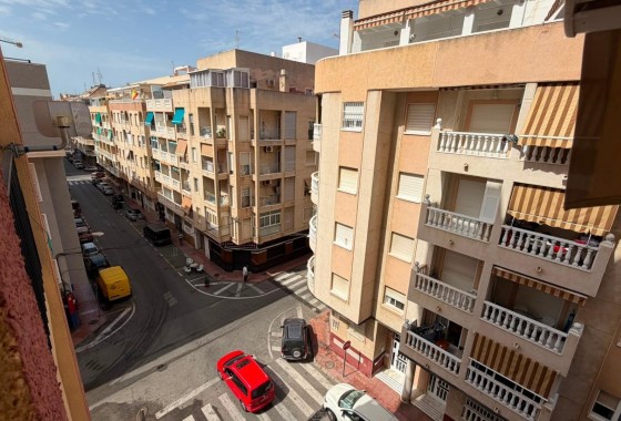 Sprzedaż - Apartament / Mieszkanie -
Torrevieja