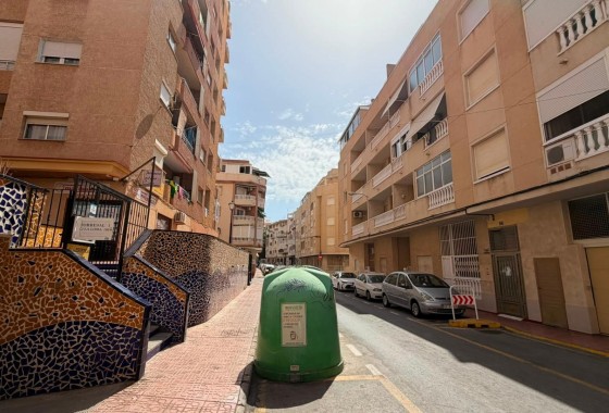 Sprzedaż - Apartament / Mieszkanie -
Torrevieja