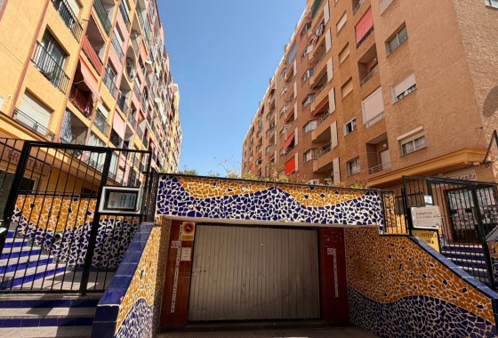 Sprzedaż - Apartament / Mieszkanie -
Torrevieja