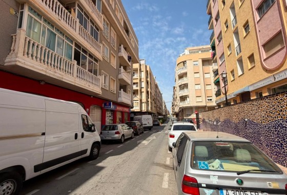 Sprzedaż - Apartament / Mieszkanie -
Torrevieja