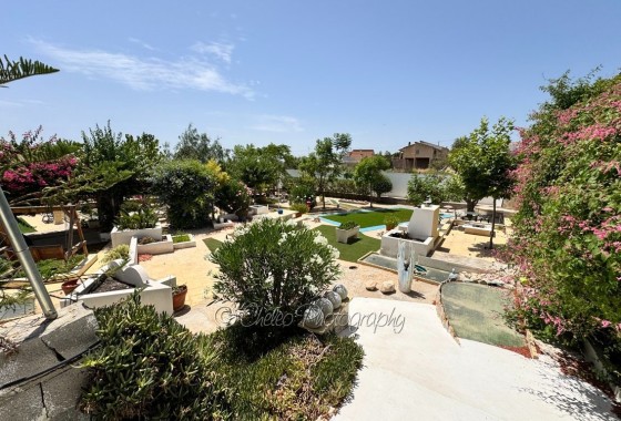 Sprzedaż - Finca / Dom wiejski -
Albatera