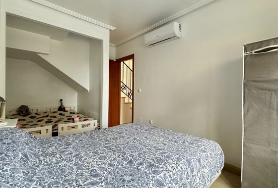 Herverkoop - Halfvrijstaande villa -
Los Montesinos - La Herrada