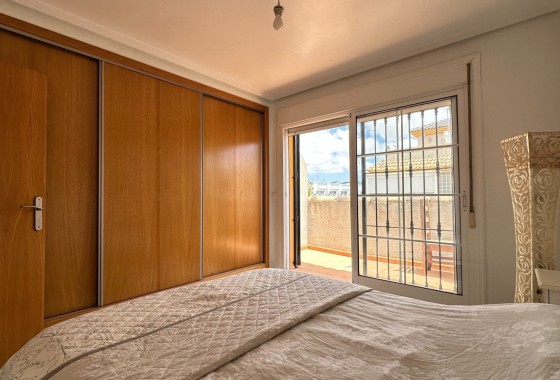 Herverkoop - Halfvrijstaande villa -
Los Montesinos - La Herrada