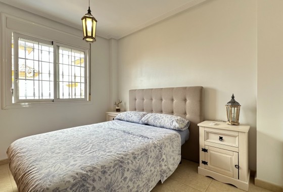Herverkoop - Halfvrijstaande villa -
Los Montesinos - La Herrada