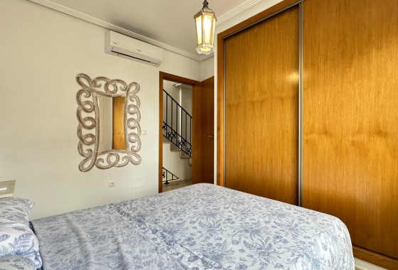 Herverkoop - Halfvrijstaande villa -
Los Montesinos - La Herrada