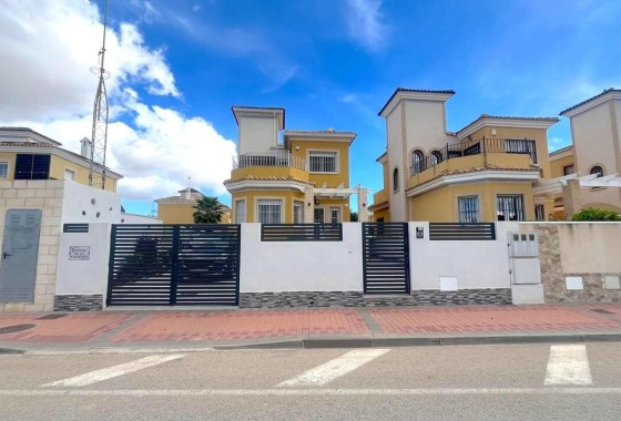 Herverkoop - Vrijstaande Villa -
Algorfa