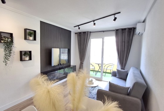 Wiederverkauf - Wohnung / Apartment -
Torrevieja