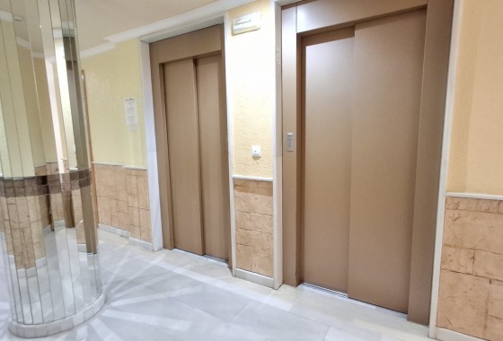 Wiederverkauf - Wohnung / Apartment -
Torrevieja