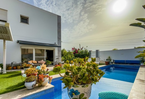 Revente - Villa Individuelle -
Torrevieja - Torreta - Florida