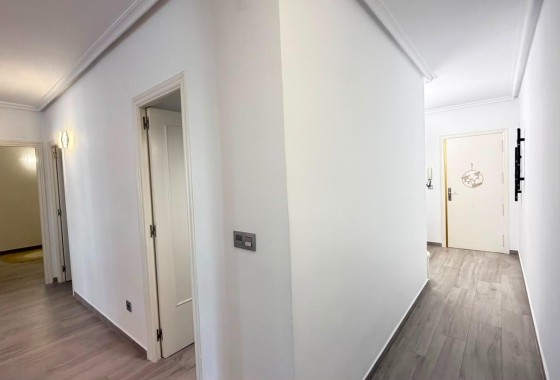 Herverkoop - Appartement / Flat -
Torrevieja