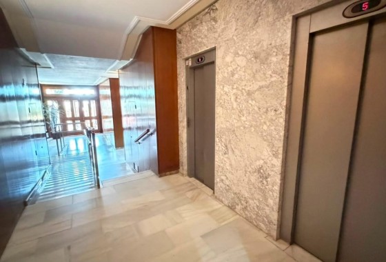 Herverkoop - Appartement / Flat -
Torrevieja