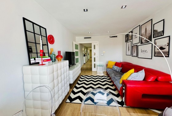 Resale - Apartment / Flat -
Pilar de la Horadada - Zona Pueblo