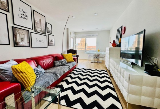 Resale - Apartment / Flat -
Pilar de la Horadada - Zona Pueblo