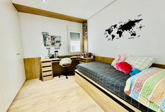 Resale - Apartment / Flat -
Pilar de la Horadada - Zona Pueblo